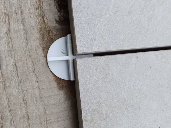 Entretoise pour dalles de terrasse