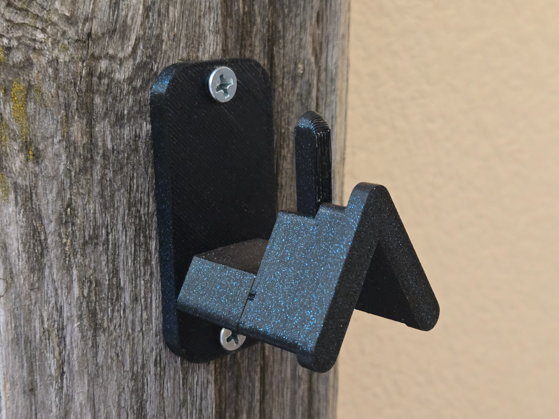 Wall-Mounted Glasses Display