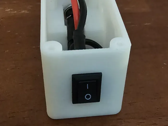 Simple Power Box with 10 mm Toggle Switch