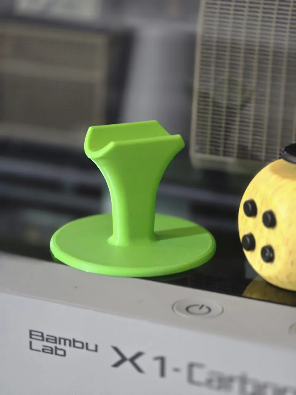 Ergonomic Finger Rest for Manicure view 2