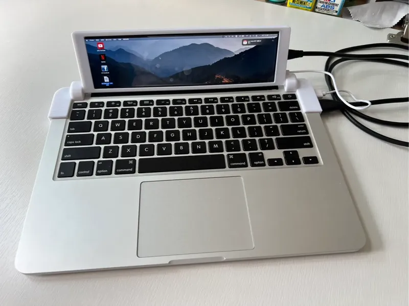 Macbook Portable Monitor stand