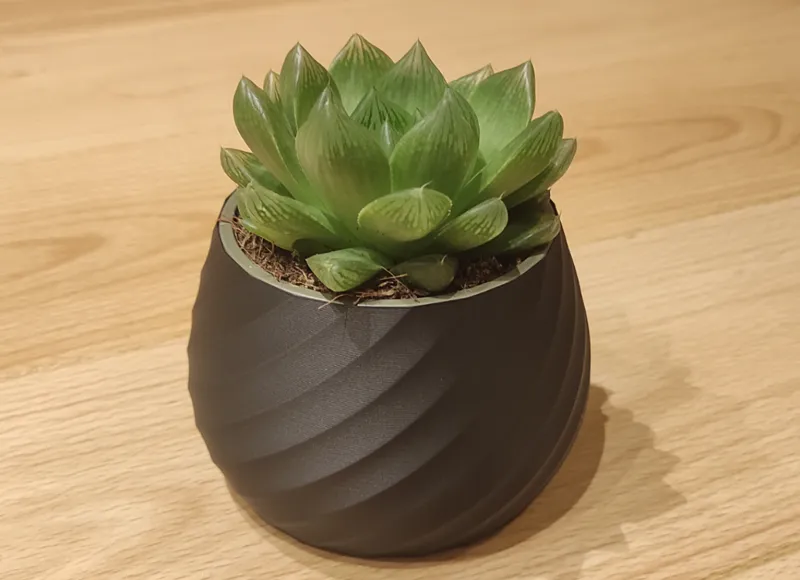 Planter - polygonal twisted - vase mode