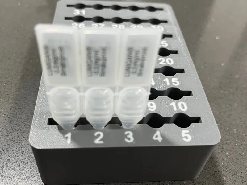 Eye drop monthly holder / organizer
