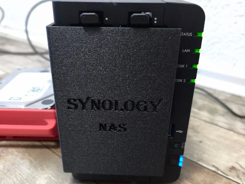 Synology NAS 216+ Front Cover