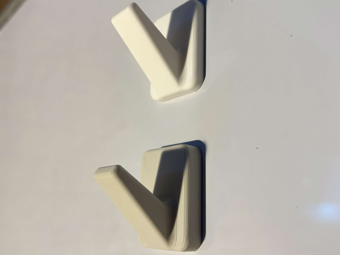 Magnetic board hook v2