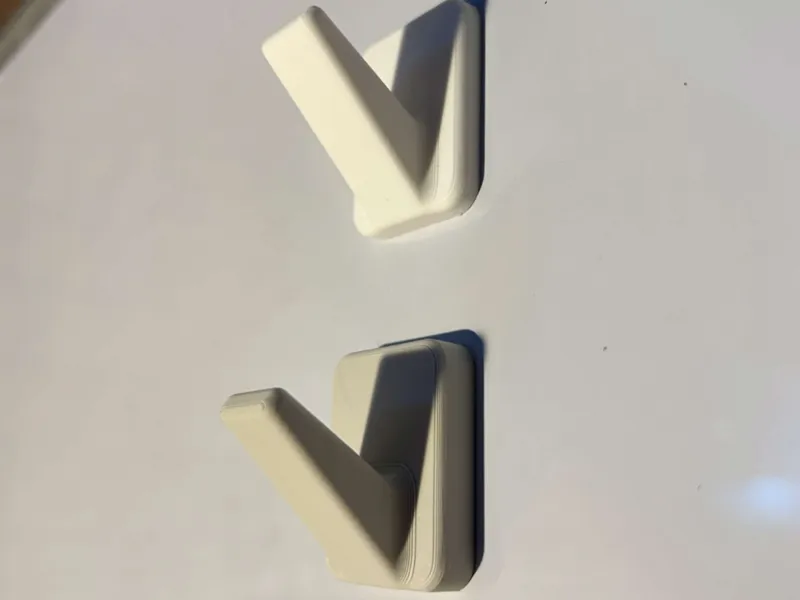 Magnetic board hook v2