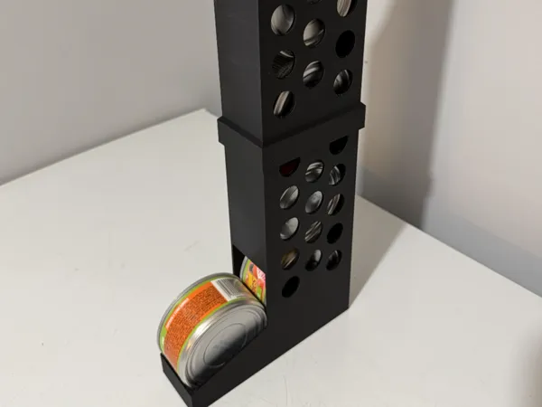 Distributeur de boîtes de pâtée pour chat