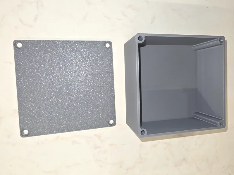 Puszka elektryczna 100x100x50mm scianka 2,5mm