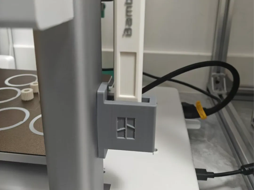 Miniatura 1 do modelo 3D A1立柱Z轴铲刀架（适配多种孔距，可拓展更多收纳盒）