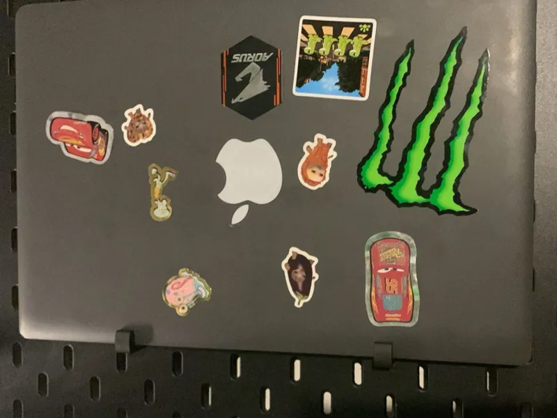 Laptop holder for skadis