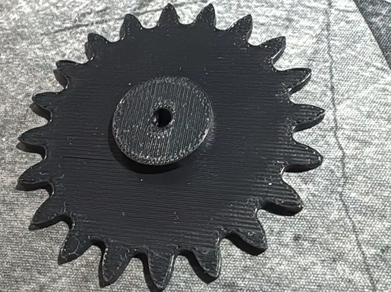catena a maglie e corona dentata