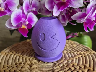 Zwinkernder Ostergruß - Kerzenhalter mit Smiley