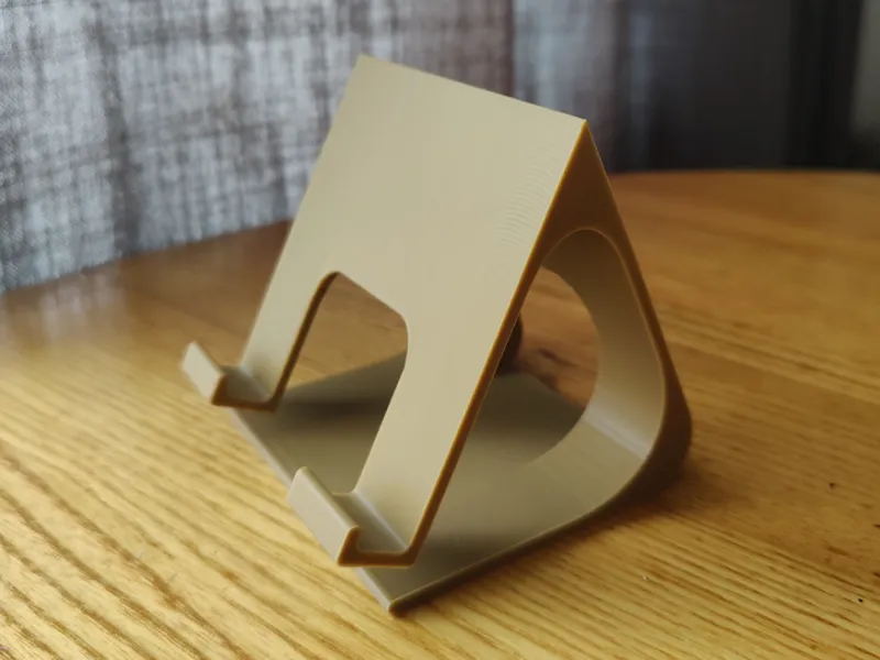 Universal Phone Holder – Sleek and Adjustable