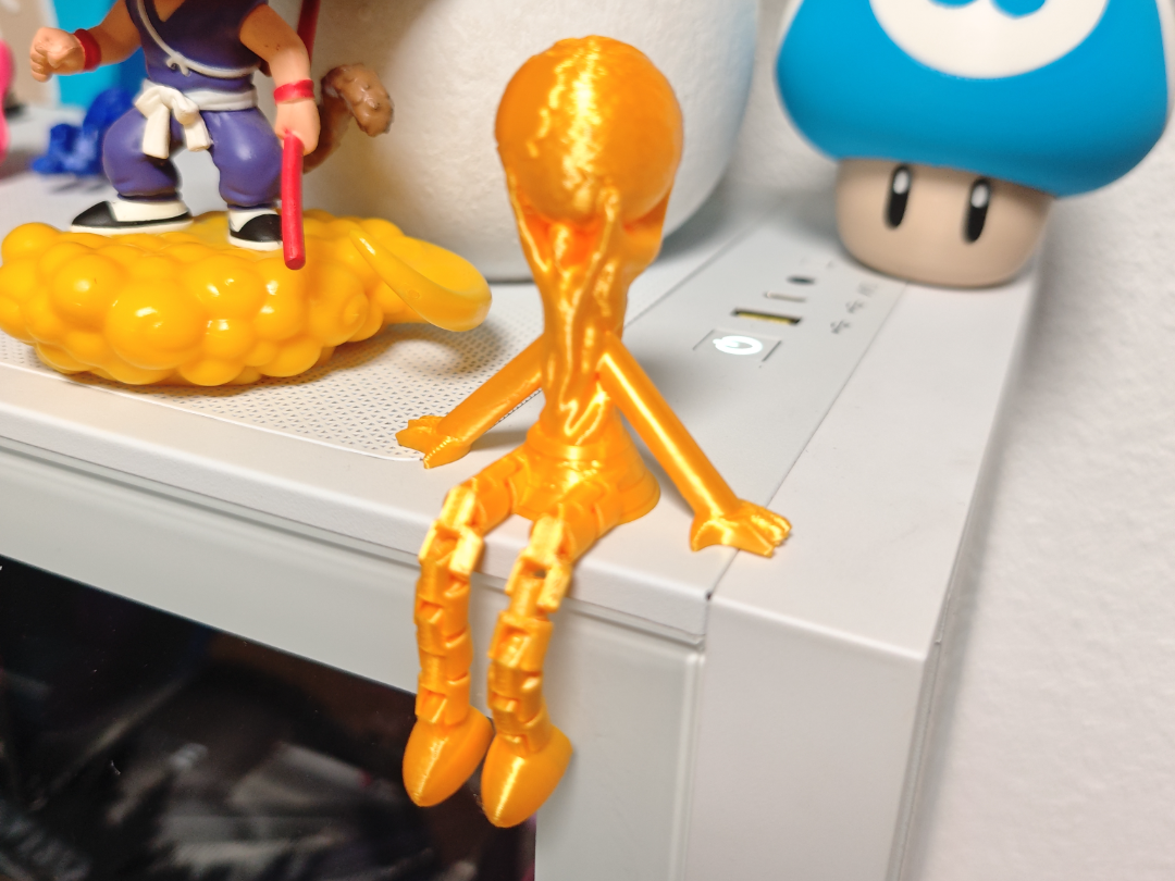 Articulated legs World Cup Buddy