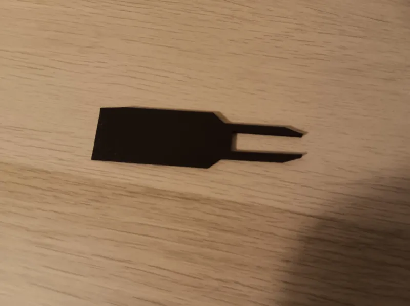 Scraper + tweezers