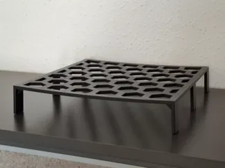Laptop- & Tablet-Ständer mit Wabenstruktur