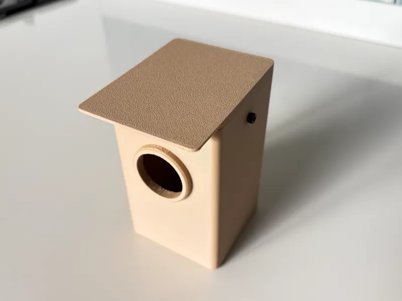 Wren super selective bird nest box