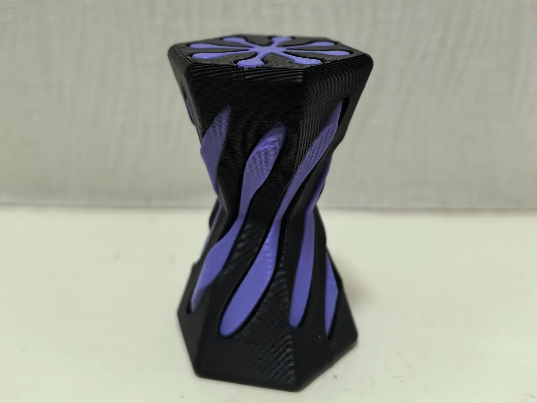 不可穿越-多边形对称