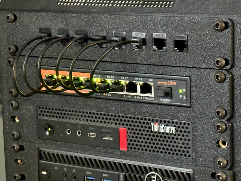 10" rack plate for keepLINK 8×2.5G Managed Switch
