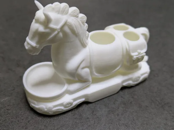 Porte-lunettes et pot à crayons cheval du zodiaque