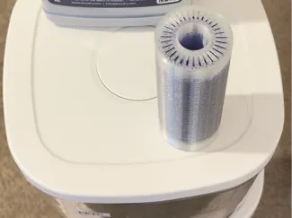 Open center dessiccant holder