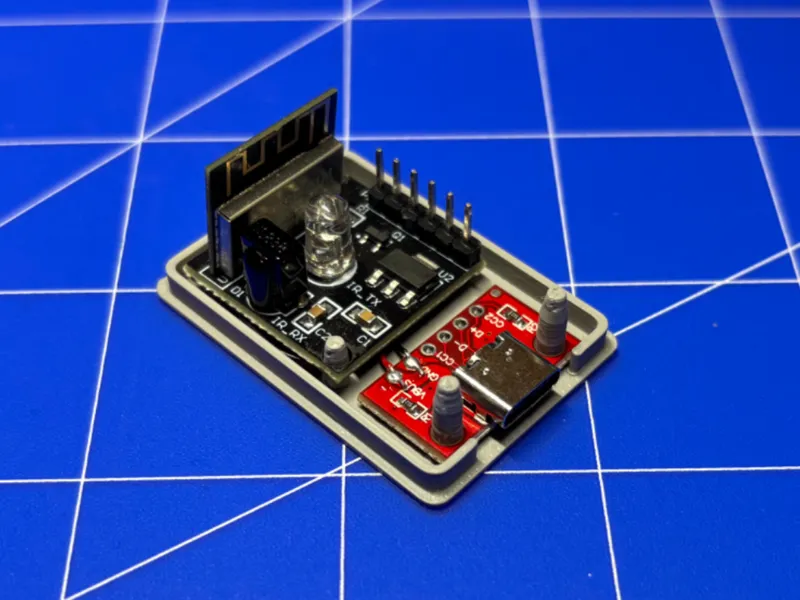 Bottom for ESP8285 case with USB-C breakout