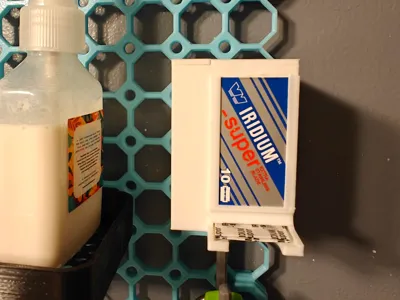 Razor Blad Dispenser - Multiboard Remix