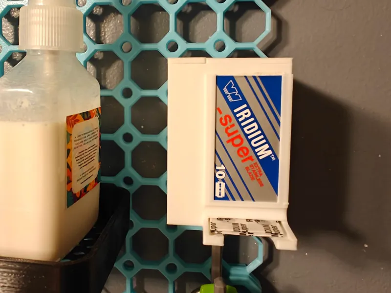 Razor Blad Dispenser - Multiboard Remix