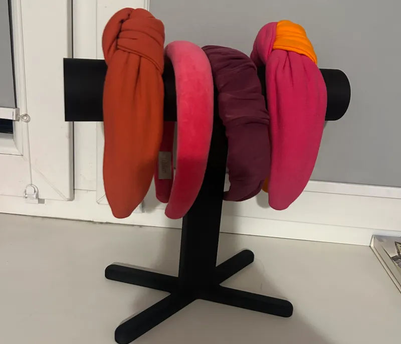 Customizable Headband Organizer