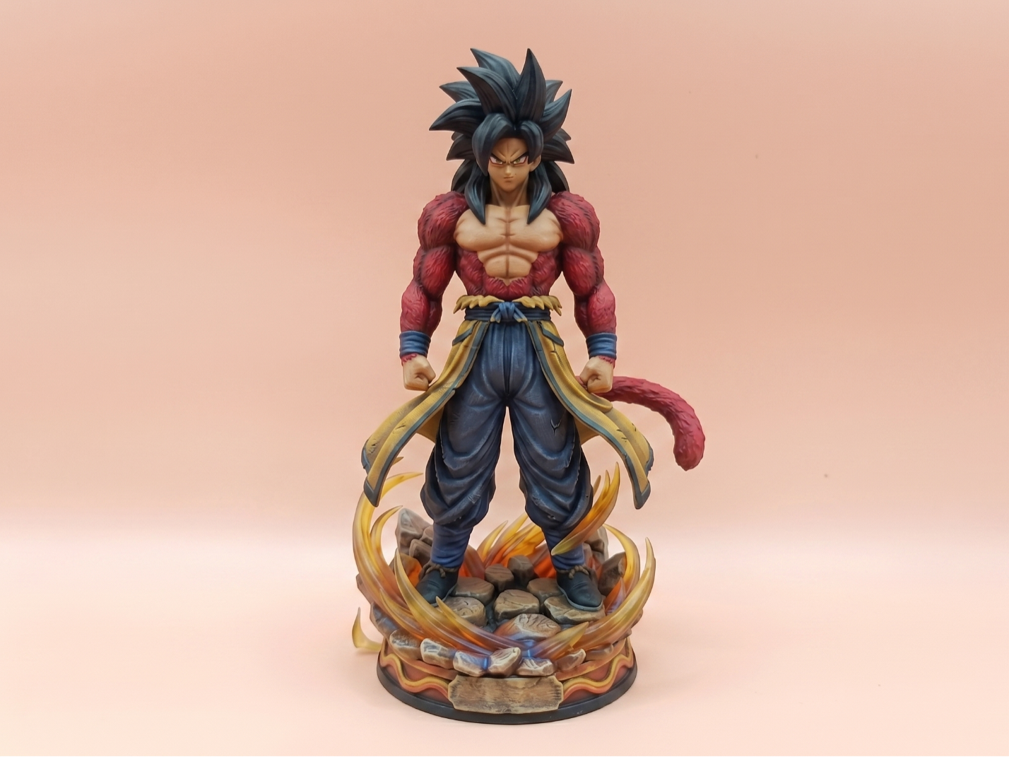 Goku Ssj4 figurine
