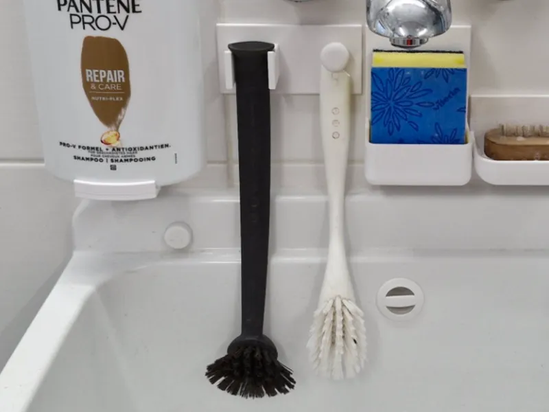 Bürstenhalter Waschbecken IKEA Rinnig/Antagen 0001