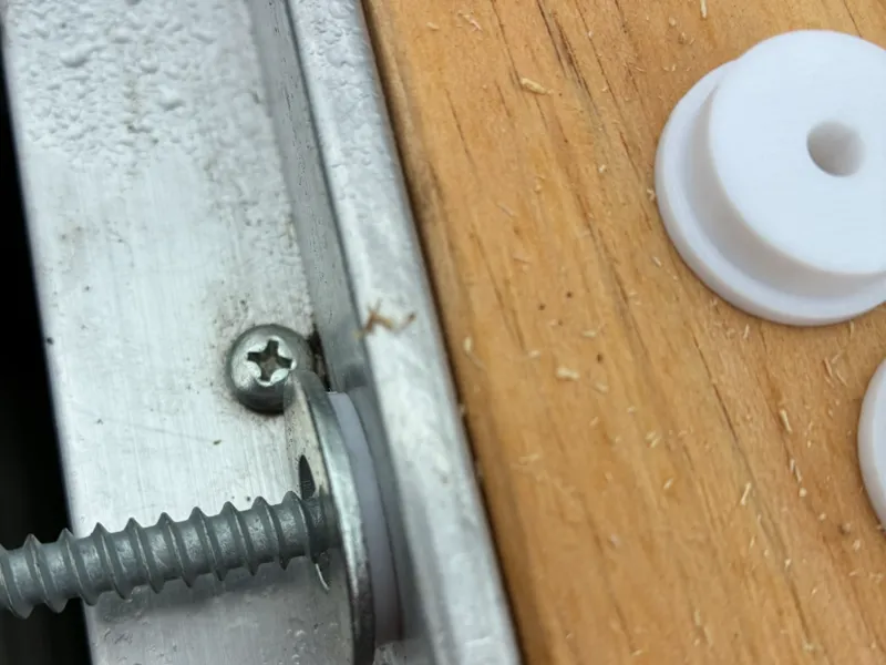Grommet with flange 
