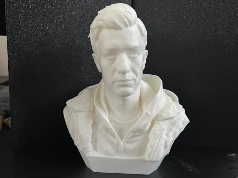 Resident Evil Ethan Winters Bust