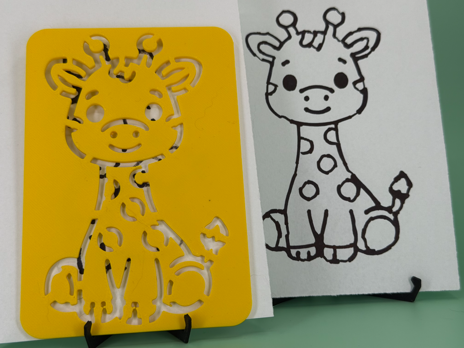 Giraffe - drawing stencil for kids