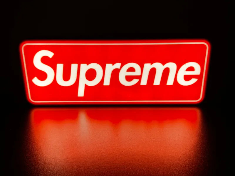 Supreme Lightbox