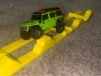 30th Scale customizable track course
