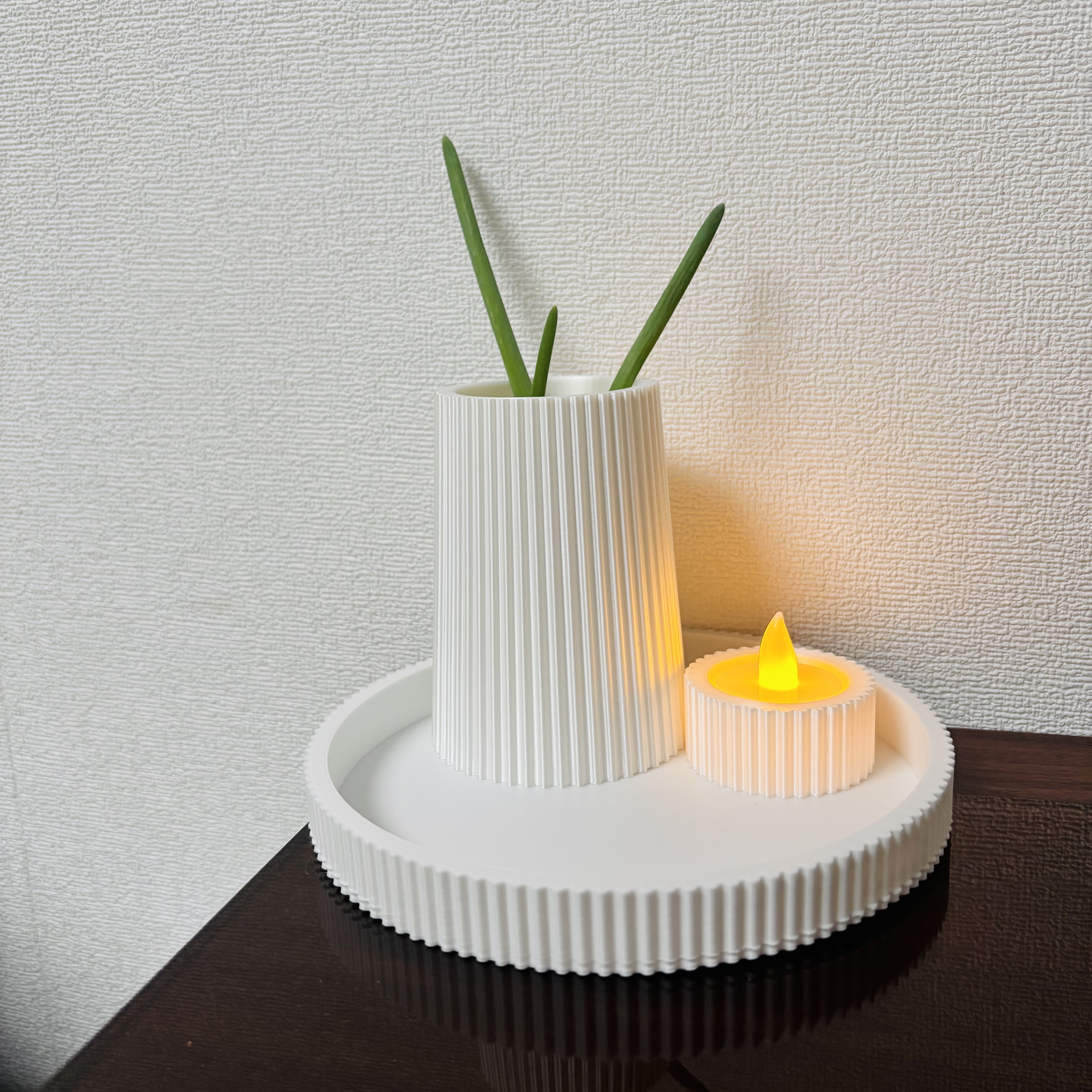 Miniatura 4 do modelo 3D 精致小花瓶和钥匙托盘(Q_Craft)