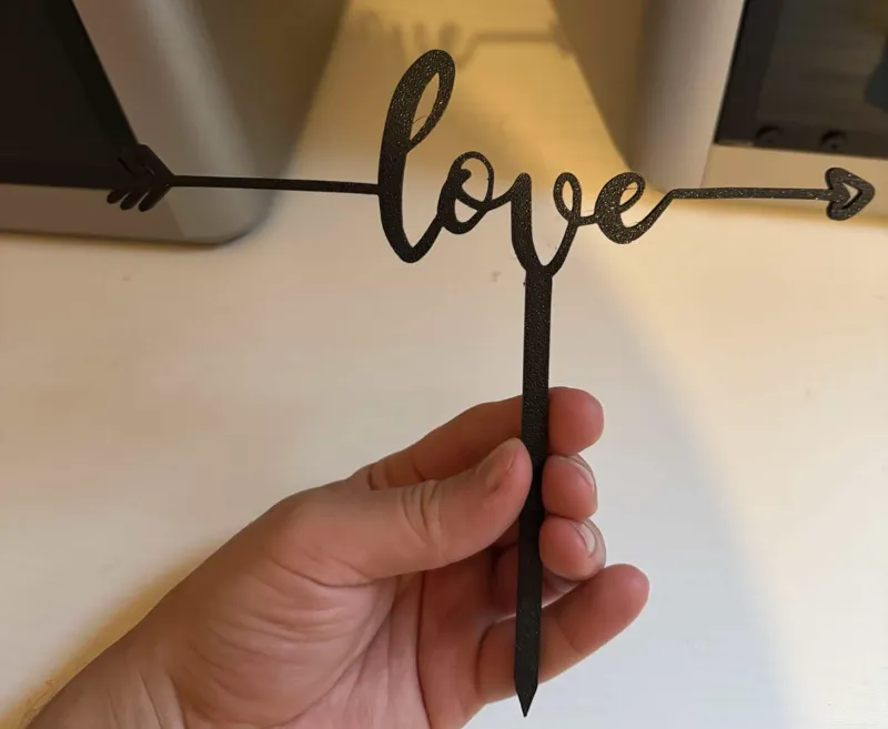 'Love with Arrow' Topper