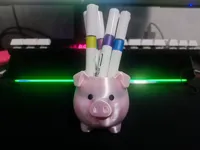小猪笔筒