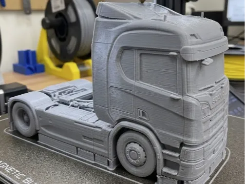 Highly detailed heavy-duty truck model. Scale 1:35