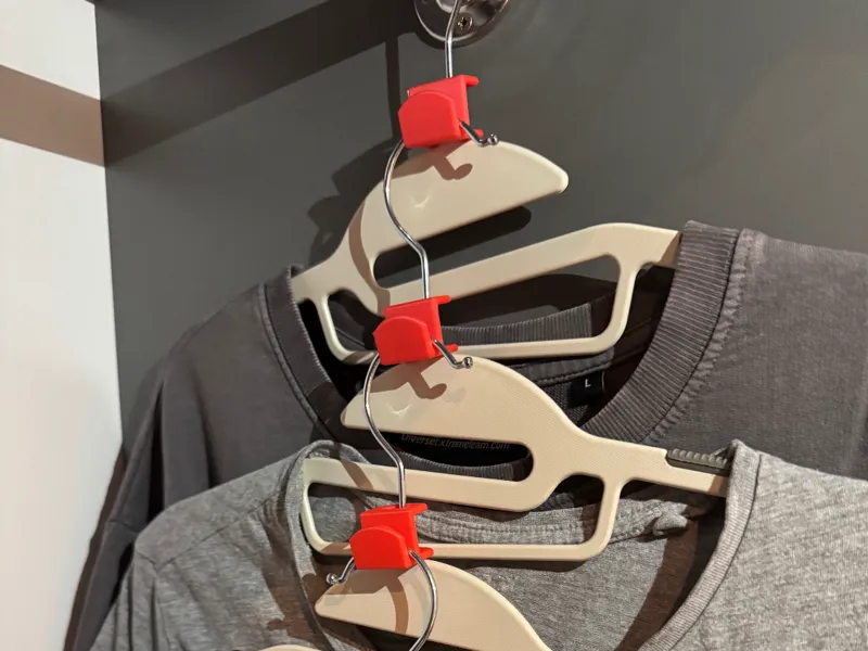 Wardrobe clothing hanger clip