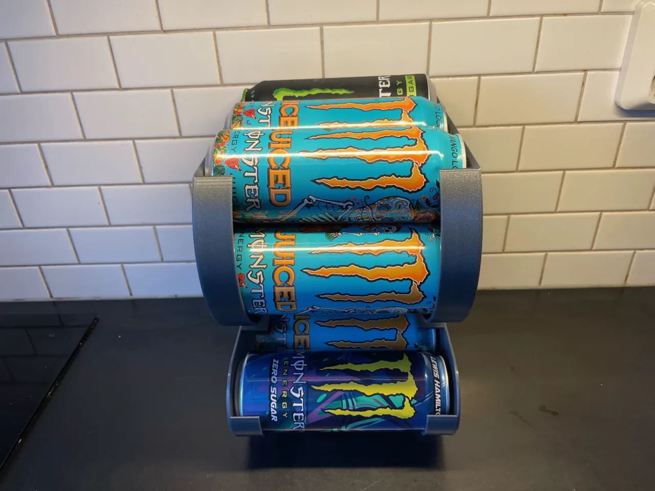 Soda can dispenser for 50cl cans view 3