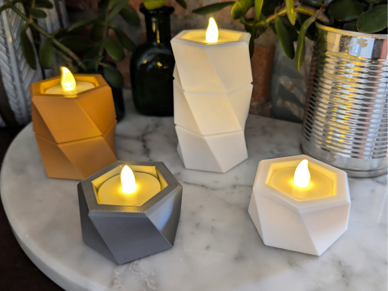 Miniatura 1 do modelo 3D Stackable Twist Tealight Holder