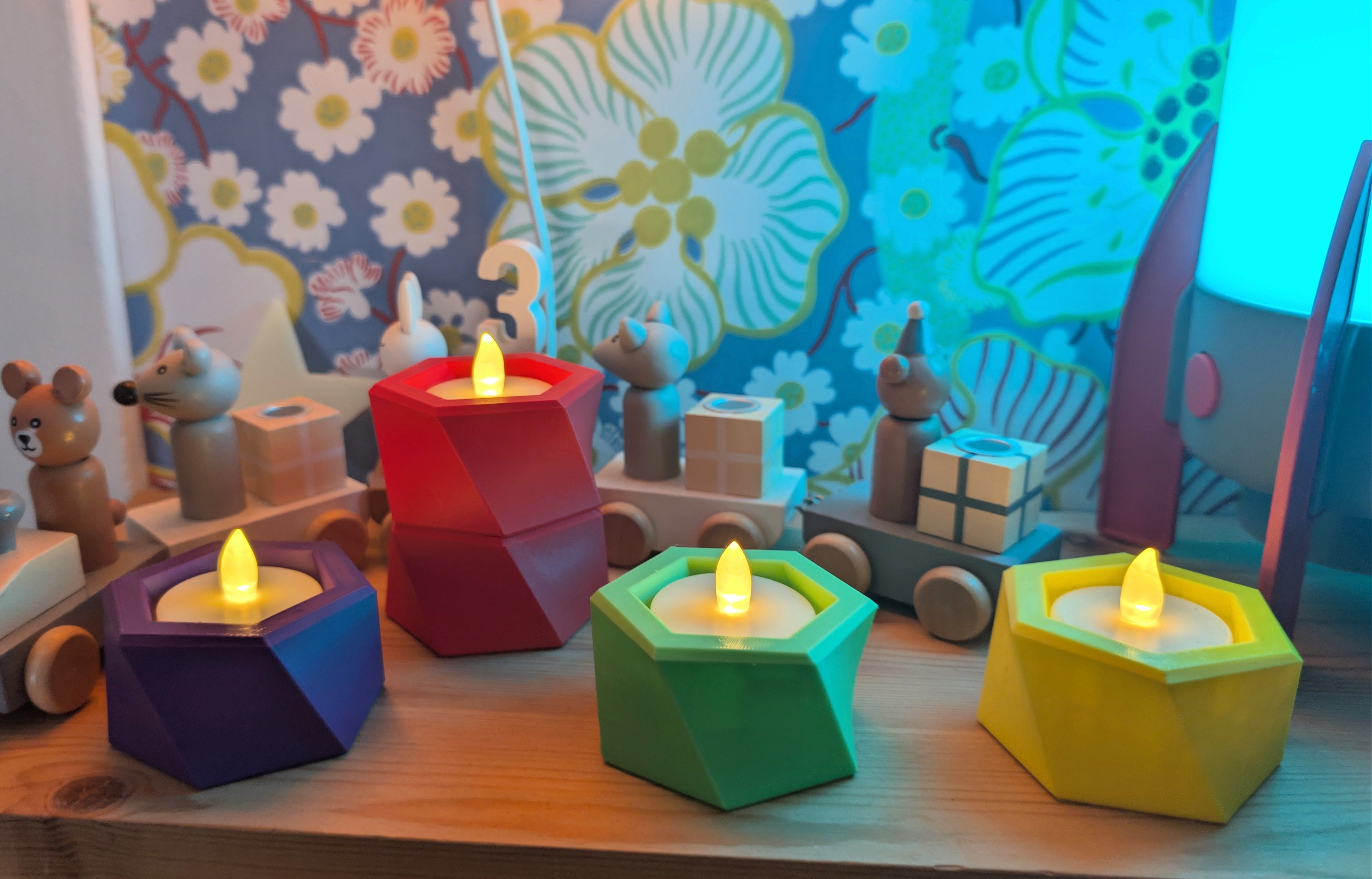 Miniatura 2 do modelo 3D Stackable Twist Tealight Holder