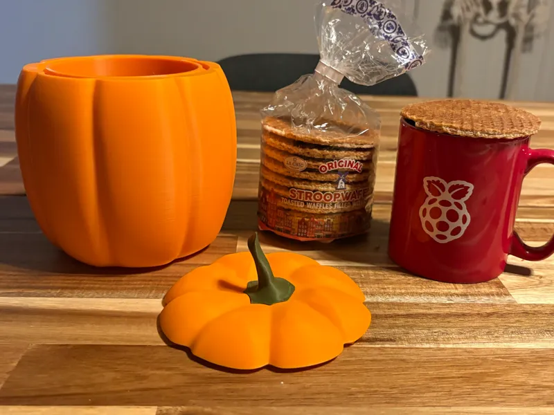 Pumpkin Stroopwafel Container