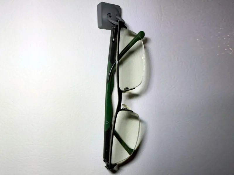 Magnetic Glasses Holder