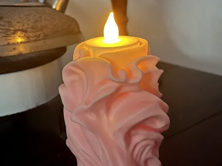 Kerze geschwungen