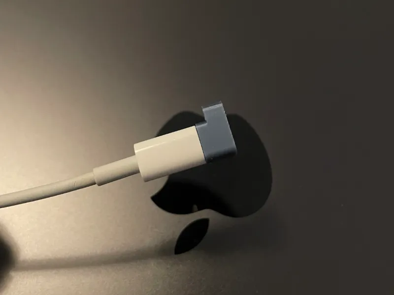 SecureCap Protective Lightning  with Clip x iPhone