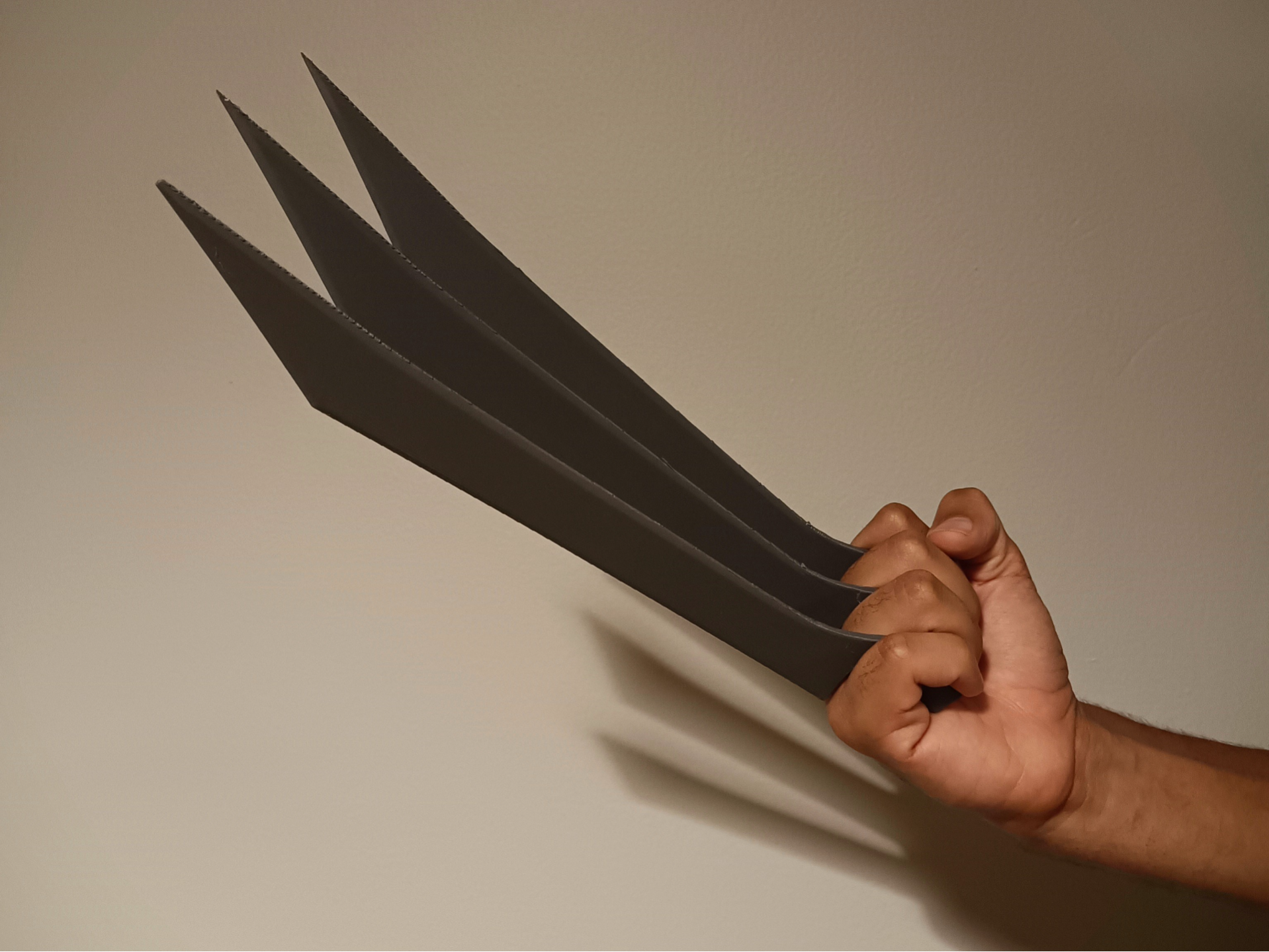 Wearable Wolverine Claws - Marvel Rivals/Comics - 1