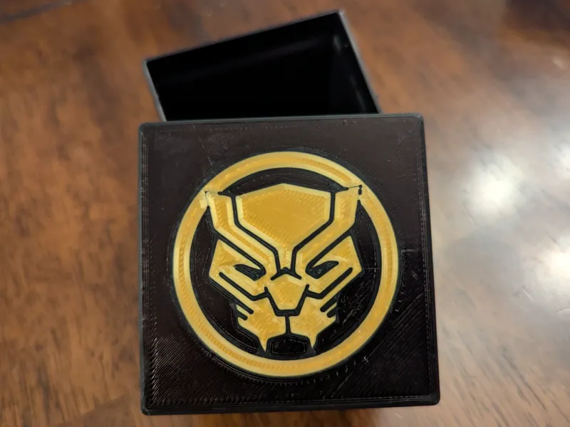MTG Black Panther Deck Box (Wakanda Forever)